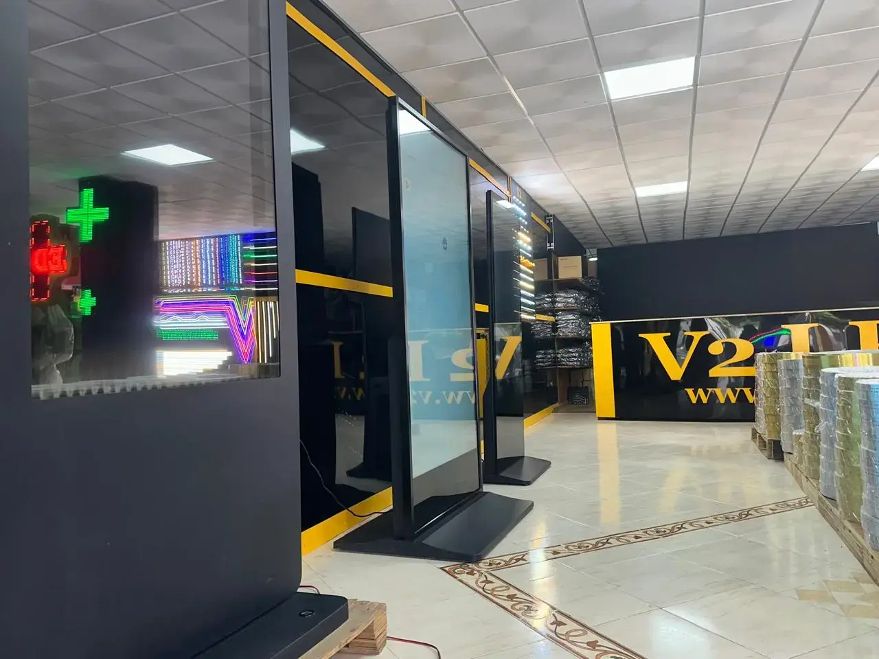 Borne Interactive chez V2led